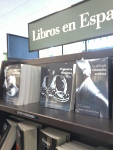 50 Shades in Spanish, Barnes & Noble, Rockford, IL.  Photo by author.